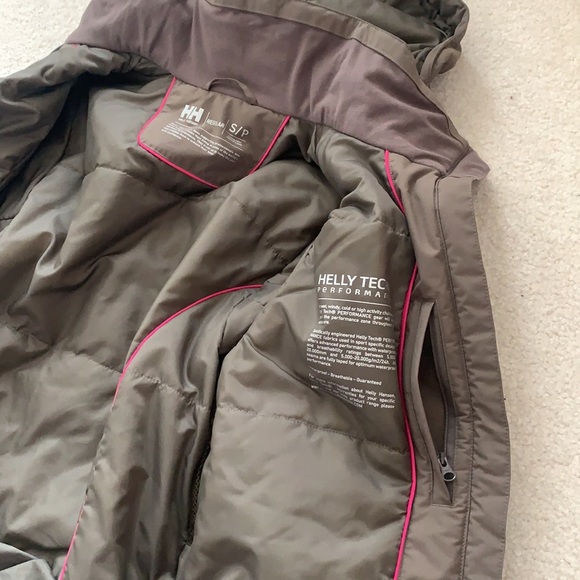 BRAND NEW W/ TAGS Women Helly Hansen Jacket - Picture 7 of 10